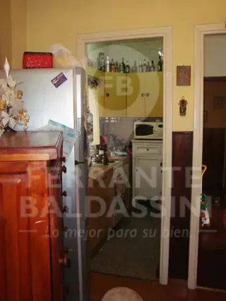 BURZACO DEPTO DE 3 AMB EN 1ER PISO. EXCELENTE UBICACION S/AV.HIPOLITO IRIGOYEN. A POCAS CDRAS ESTAC.BURZACO.LINEAS COLECTIVO X ESQUINA: CAÑUELAS, 501, foto 4