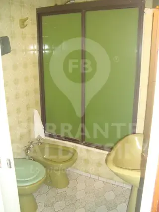 BURZACO DEPTO DE 3 AMB EN 1ER PISO. EXCELENTE UBICACION S/AV.HIPOLITO IRIGOYEN. A POCAS CDRAS ESTAC.BURZACO.LINEAS COLECTIVO X ESQUINA: CAÑUELAS, 501, foto 5