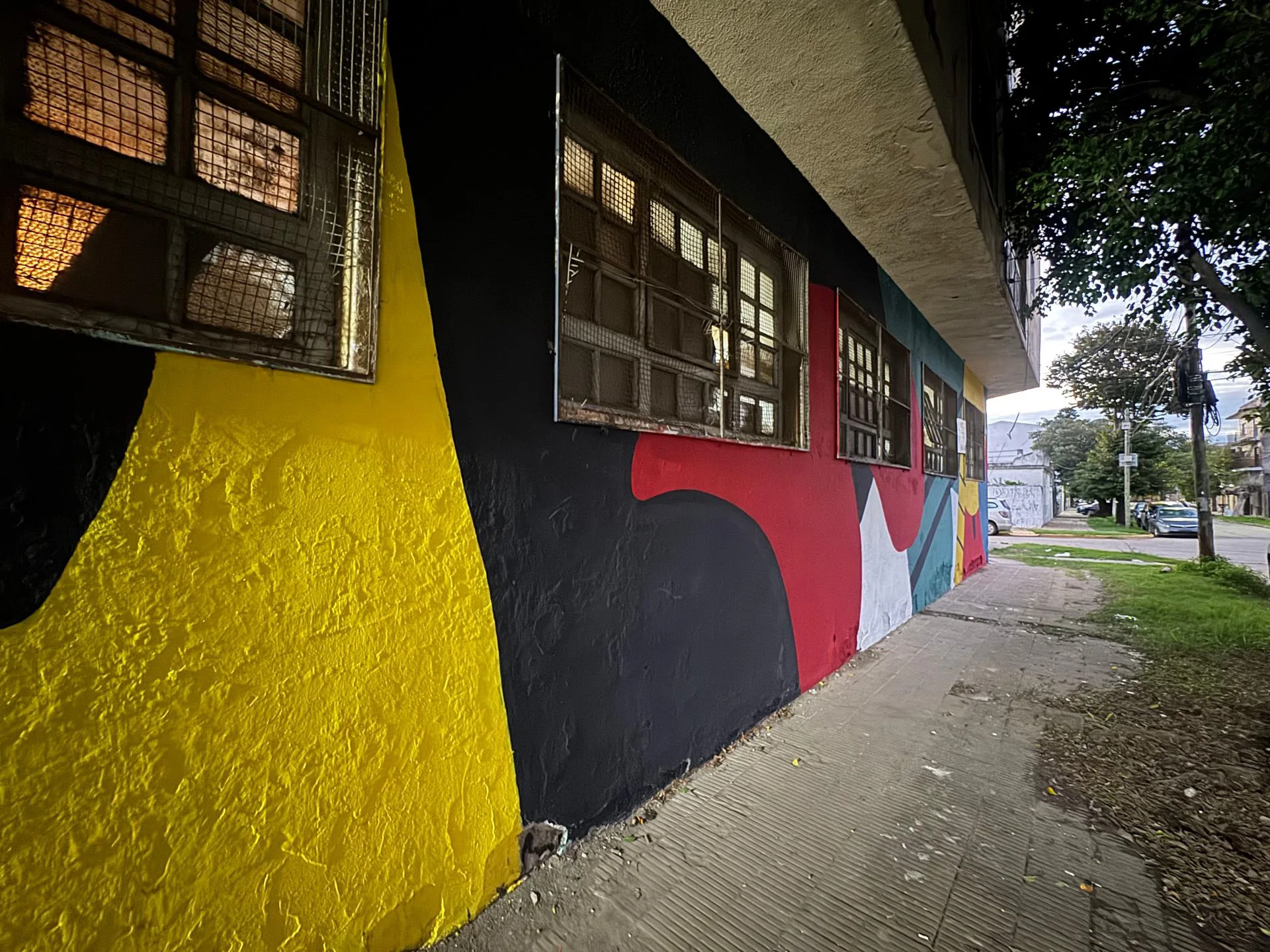 VENTA DE EXCELENTE GALPÓN EN CASEROS foto 3