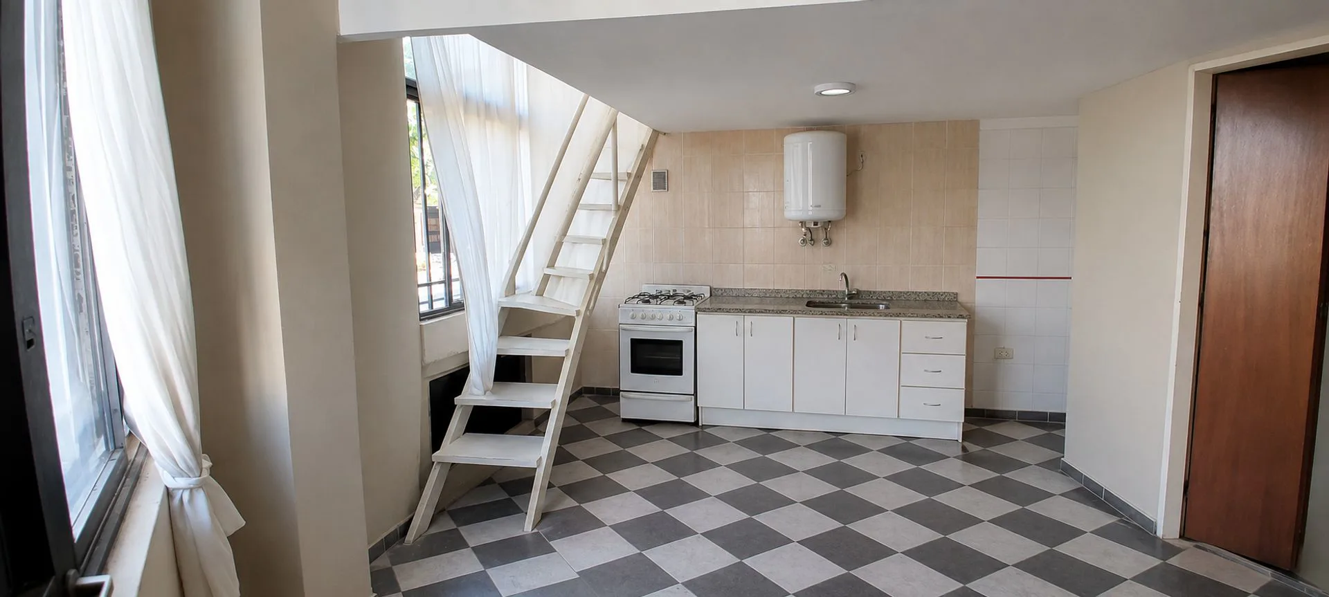 VENTA PH 1 AMBIENTE CON DORMITORIO EN ENTREPISO foto 2
