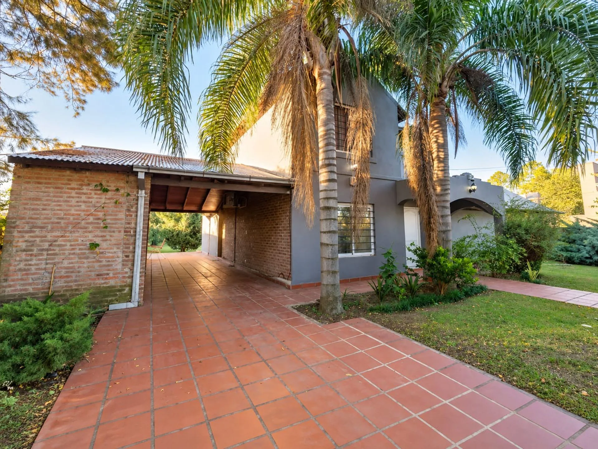 CASA VENTA FISHERTON 2 DORMITORIOS DOBLE COCHERA foto 3