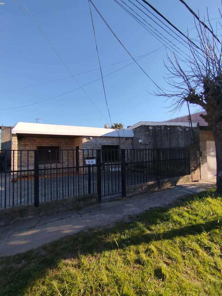 Venta Casa 3 Ambientes en Moron foto 2