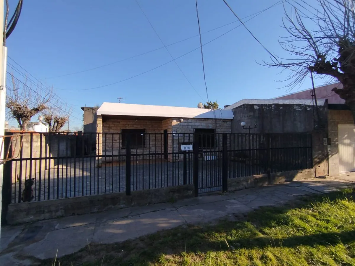 Venta Casa 3 Ambientes en Moron foto 3