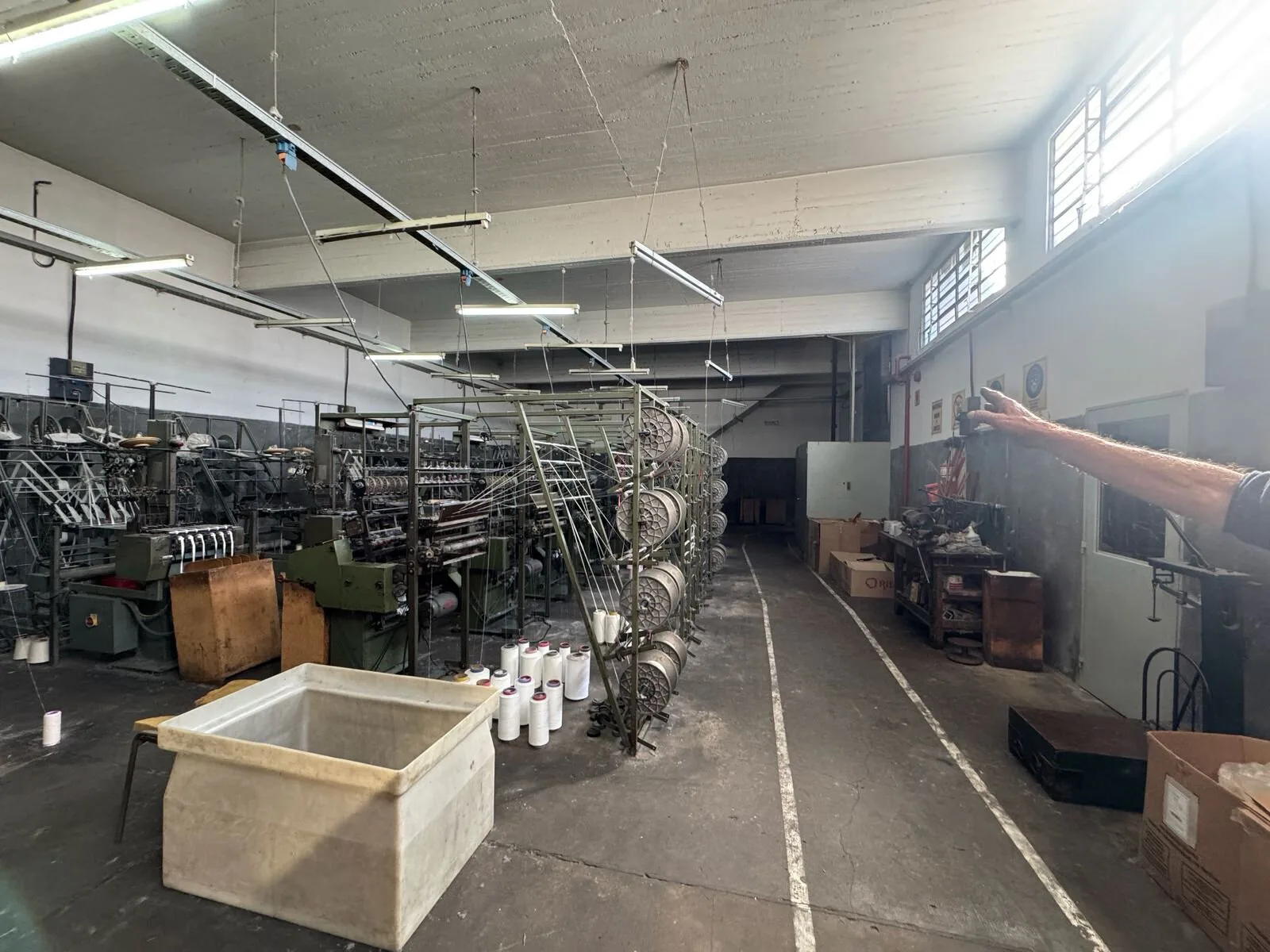 Depósito 380 m2 taller en alquiler posible venta Palomar este foto 2