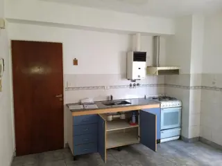 DTO 2 AMBIENTES (AVENIDA VELEZ SARSFIELD 451) C.MADERO foto 1