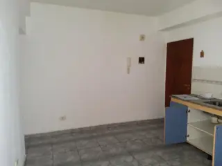 DTO 2 AMBIENTES (AVENIDA VELEZ SARSFIELD 451) C.MADERO foto 3