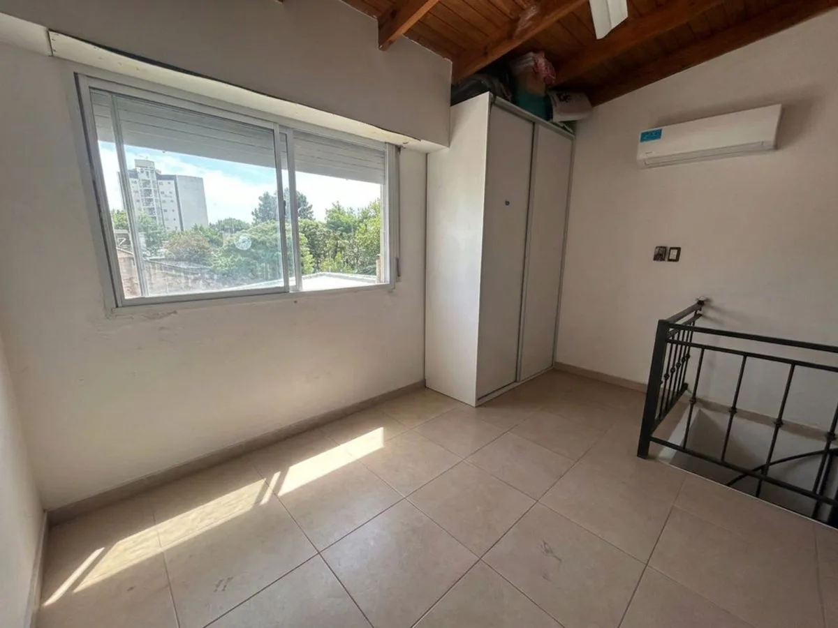 CASA EN PH 3 DORMITORIOS EN VENTA LA PLATA PATIOS foto 2