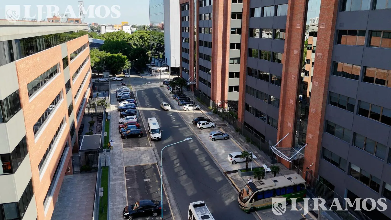 Alquiler de oficina de 2.600 m2 en Olivos foto 3