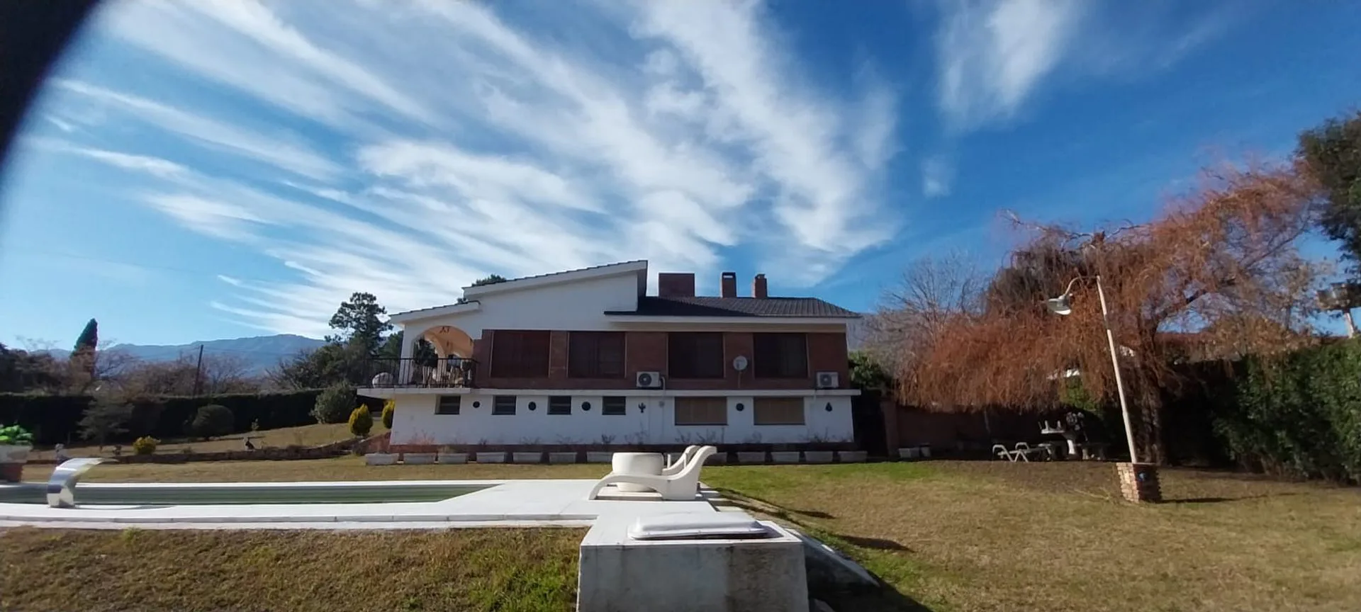 Venta Casa de categoria Los Hornillos lote 2650m2 foto 3