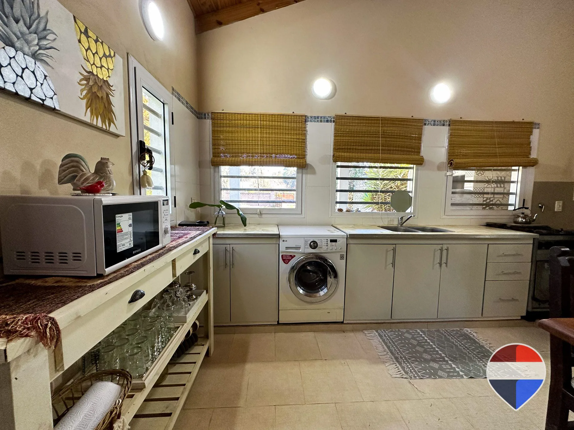CASA EN VENTA 4 AMBIENTES EN DOMSELAAR CON PILETA foto 4