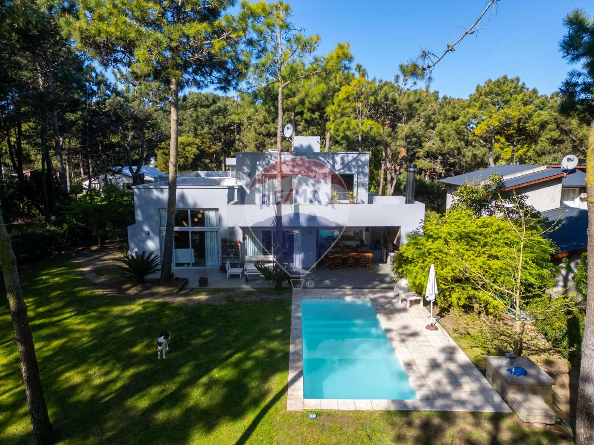 Vendo Casa en Pinamar 4 ambientes con pileta foto 5