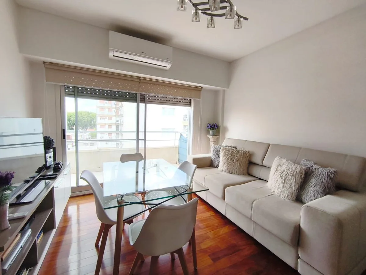 VENTA DEPARTAMENTO 2 AMBIENTES EN MONTE CASTRO foto 2