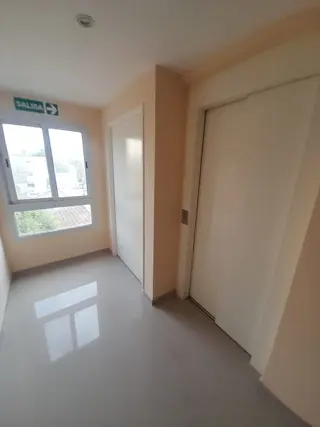 IMPERDIBLE SEMIPISO DE 60m² EN ALQUILER APTO PROFESIONAL/COMERCIAL-SAN MIGUEL foto 4