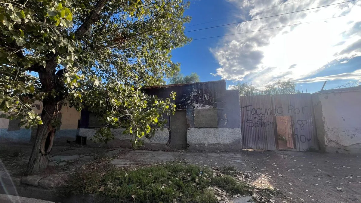 Gran lote de 938 m² en Las Heras. Excelente frente foto 2