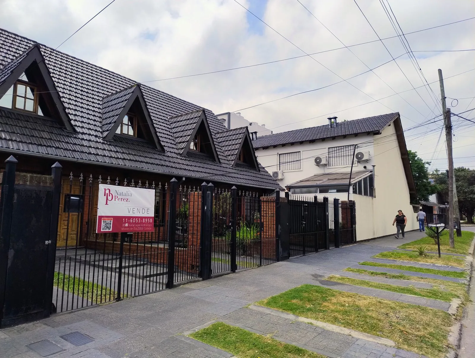 Venta de Duplex de 2 ambientes y medio con entrada de auto, en Moròn Sur. foto 4