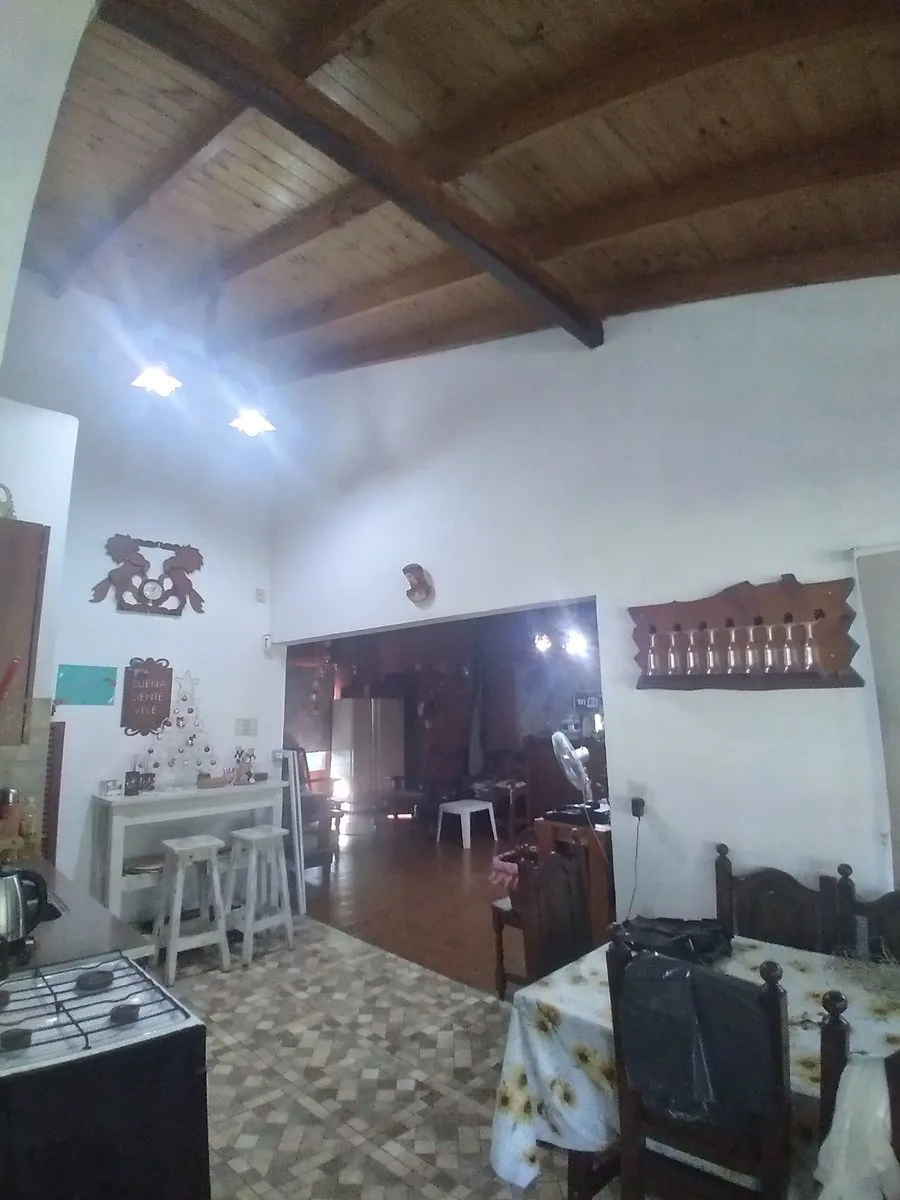 VENTA QUINTA 5 AMBIENTES TRUJUI MORENO foto 2