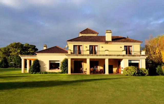 Excelente casa de 580m² en el Argentino Farm Club de Lujan