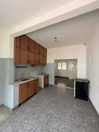 Casa americana 4 ambientes en excelente ubicacion y con amplio fondo. Villa Luzuriaga foto 5