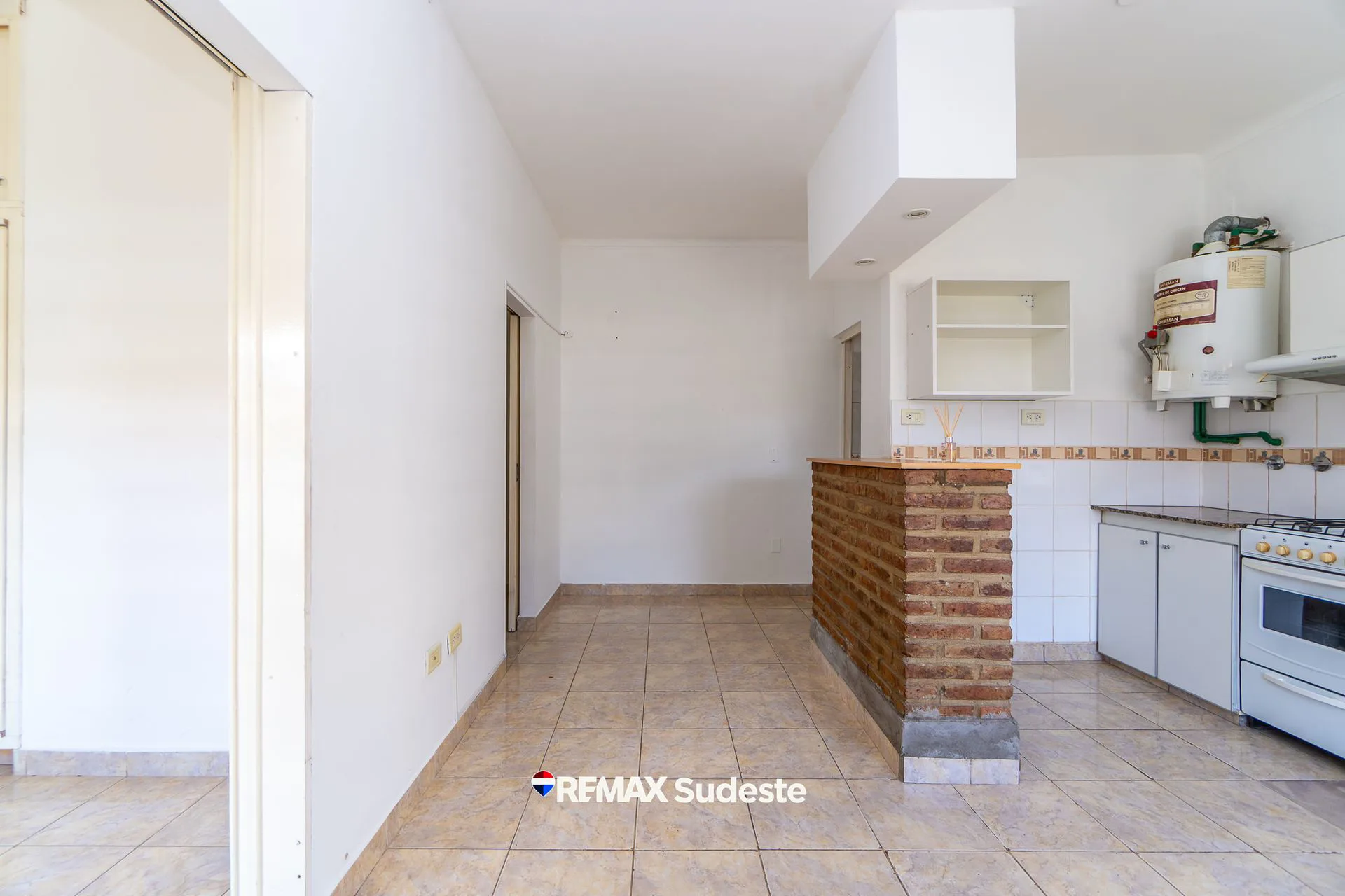 Venta Departamento al frente de 2 dormitorios foto 2
