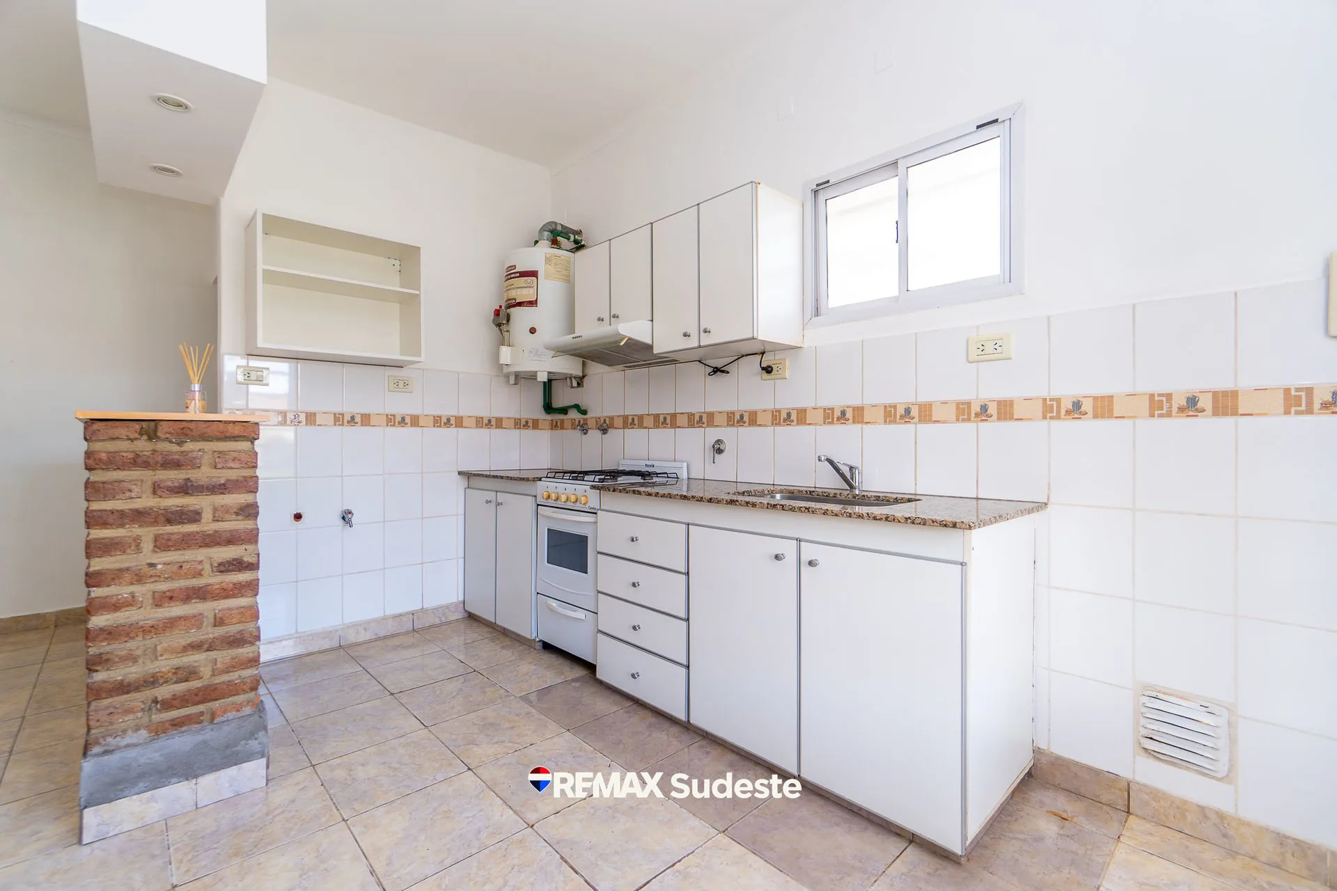Venta Departamento al frente de 2 dormitorios foto 4
