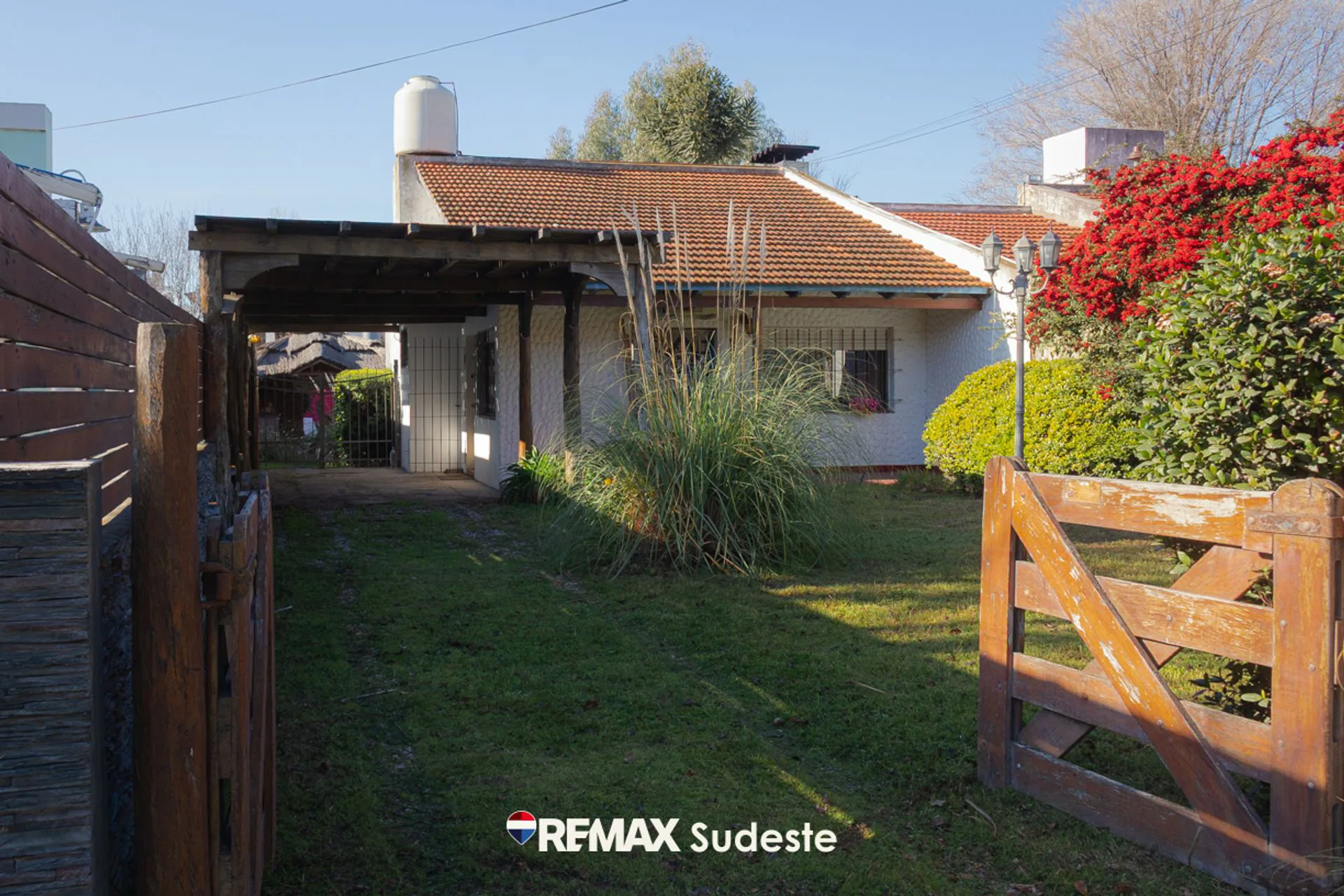 CASA 2 DORMITORIOS CON PILETA APTA CREDITO foto 4