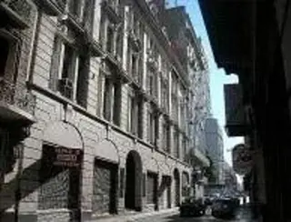 Excelente oficina desarrollada en dos unidades en edifIcio con seguridad y portería 24 hs.. foto 1