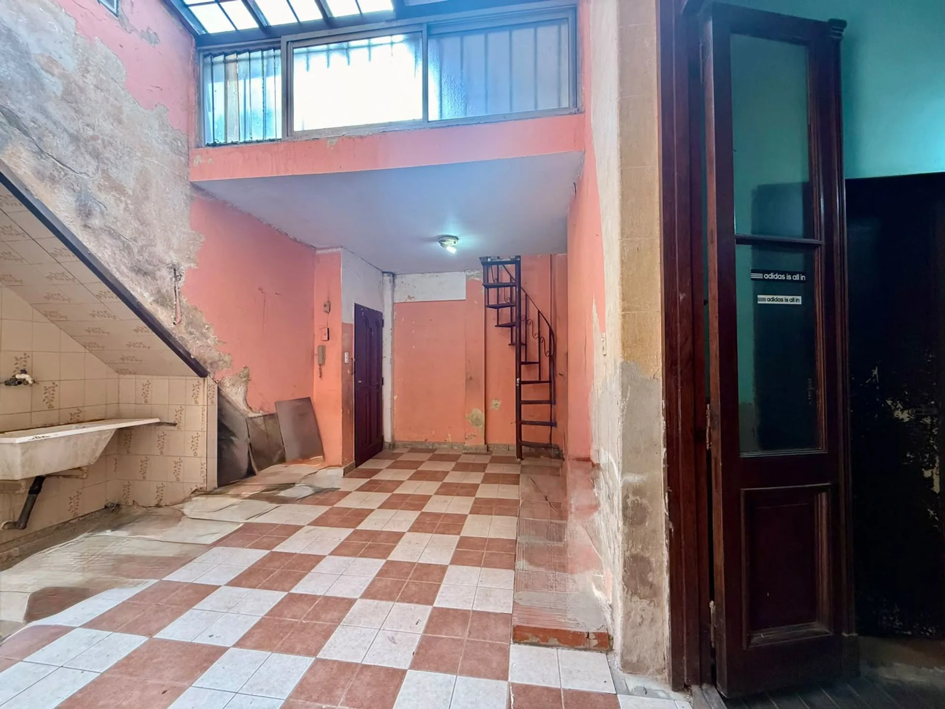 VENTA PH 3 AMB PARQUE CHACABUCO A RECICLAR TERRAZA foto 2