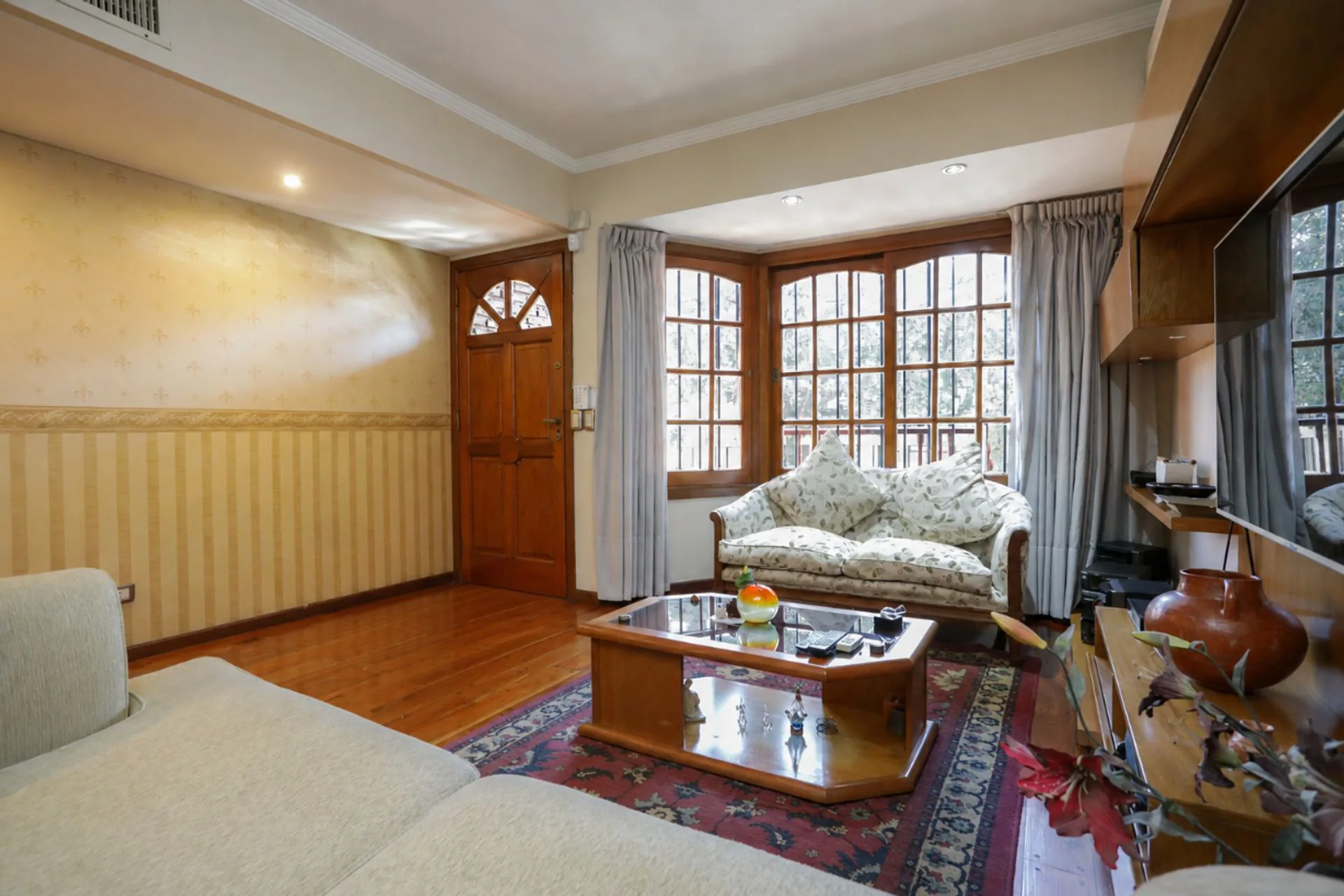 VENTA - TRIPLEX C/PILETA 5 AMB. COCHERA- V. DEVOTO foto 3