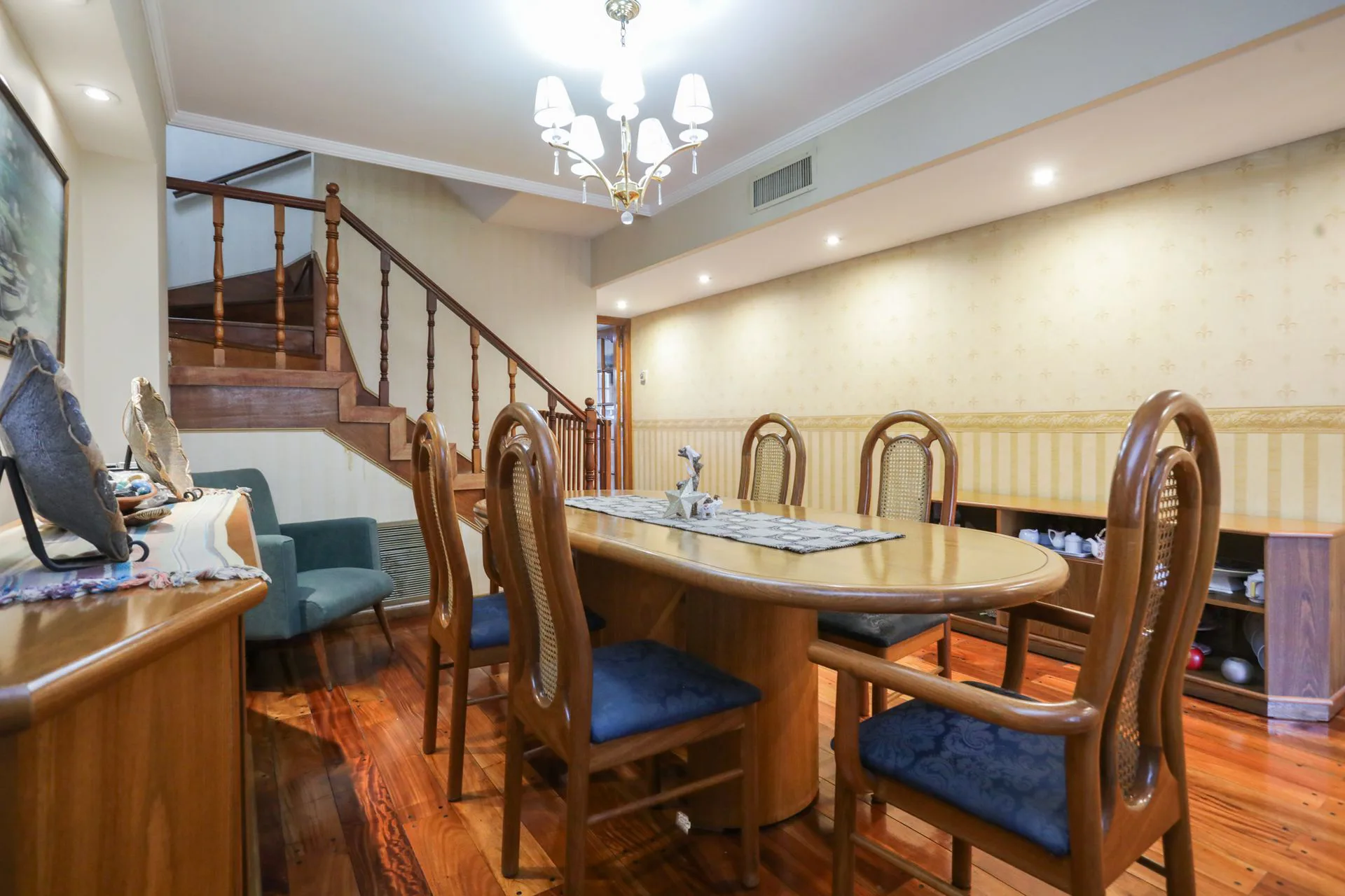 VENTA - TRIPLEX C/PILETA 5 AMB. COCHERA- V. DEVOTO foto 4