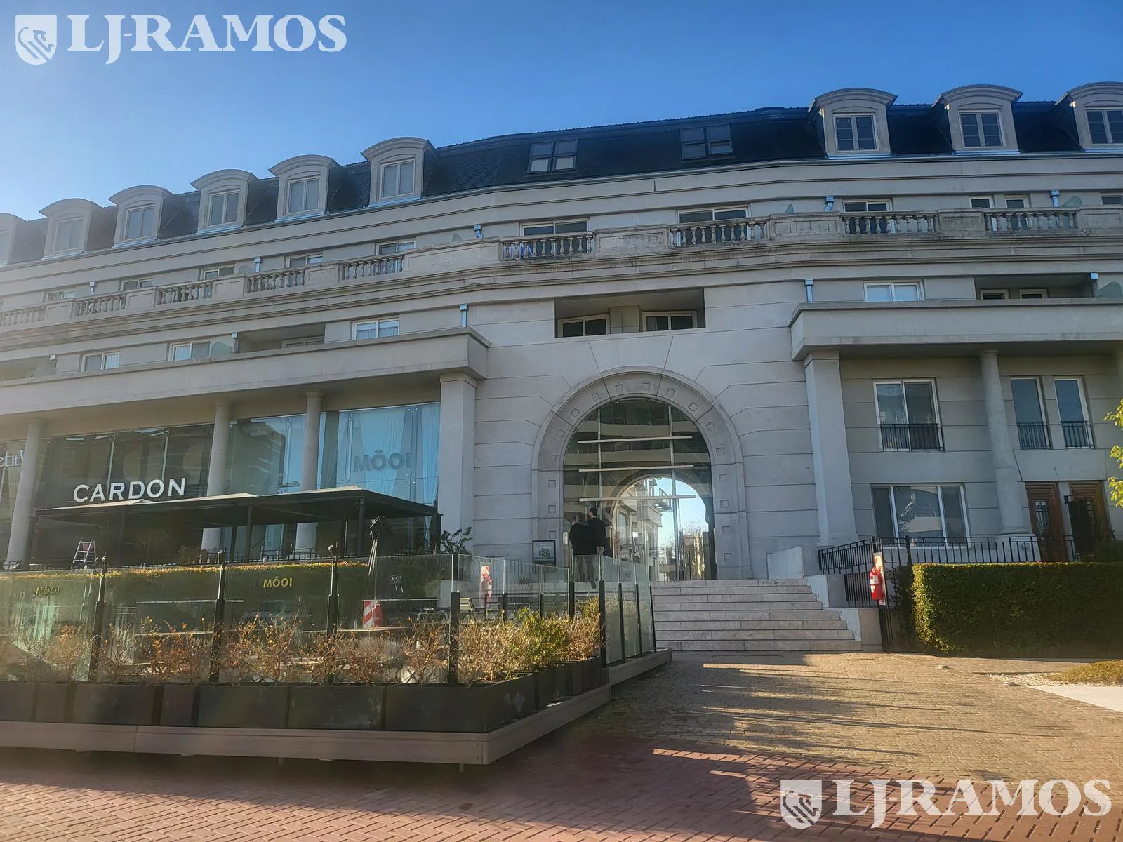 Departamento de 3 amb. resuelto en 2 plantas  en Chateau Del Portal foto 3