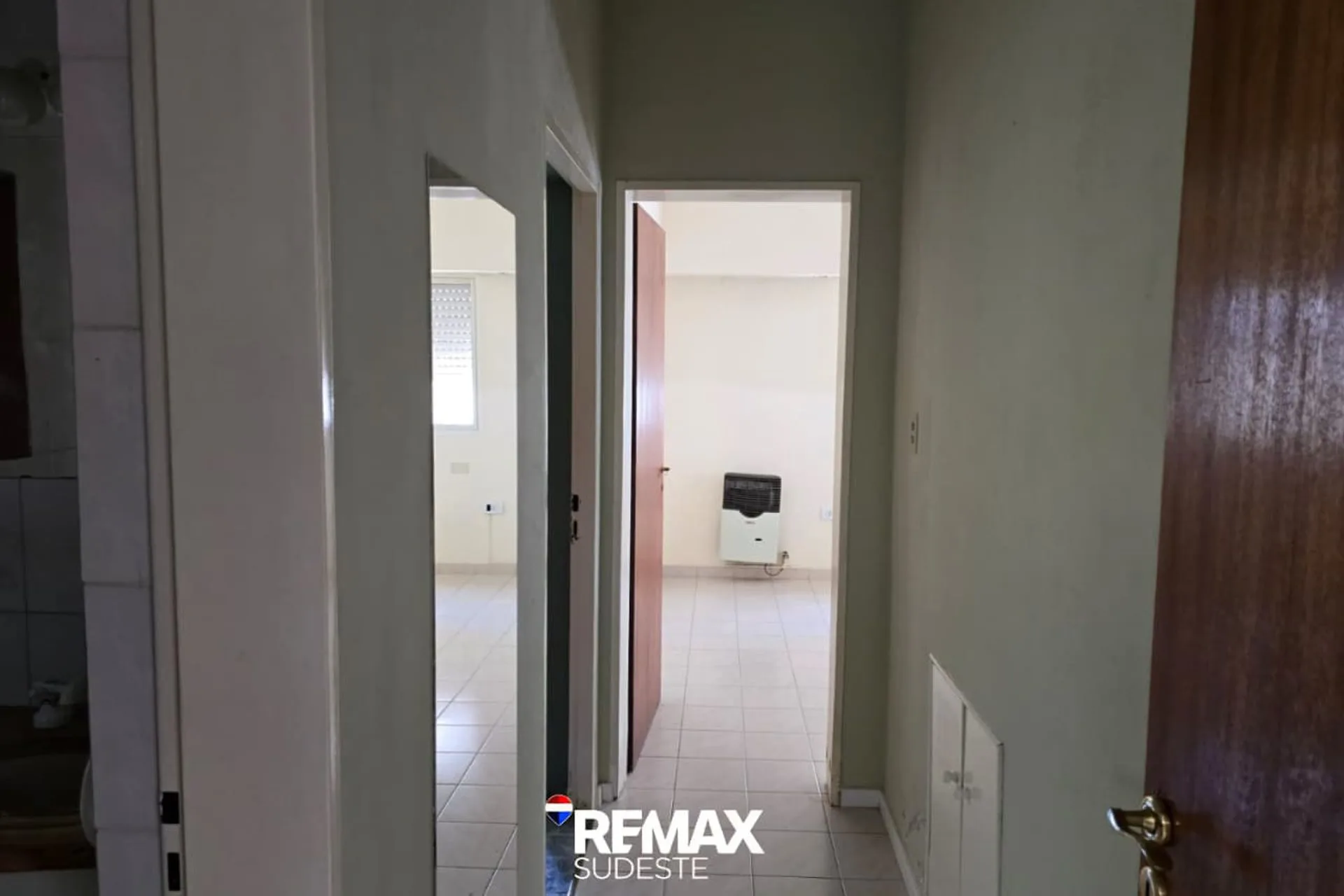 VENTA CASA DE 2 DORMIS C/ GALPON Bo. SAN CAYETANO foto 3