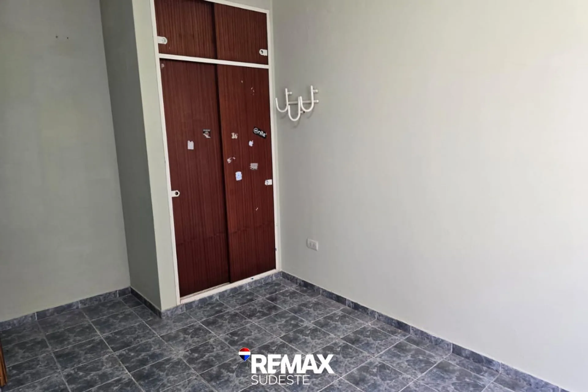 VENTA CASA DE 2 DORMIS C/ GALPON Bo. SAN CAYETANO foto 5