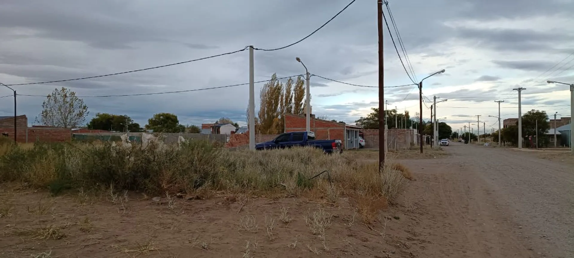 Lote en Esquina a 200 mts Ruta 22 Senillosa foto 4