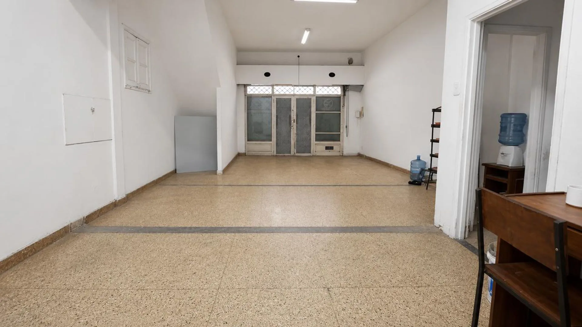 VENTA GALPON DEPOSITO CON LOCAL COMERCIAL foto 3