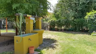 Vivienda de 3 dormitorios con pileta, lindante costa de arroyo foto 2