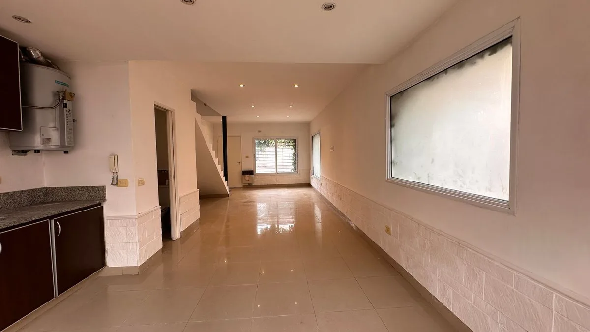 VENTA CONDOMINIO DUPLEX 3 AMBIENTES EN EZEIZA foto 2