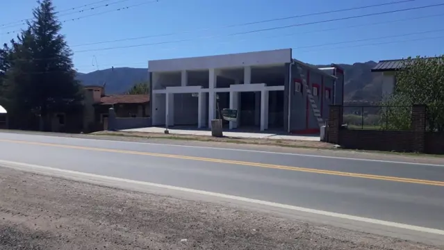 Nºref: 1009 Alquiler de Local a estrenar sobre R-38 en Bialet Masse