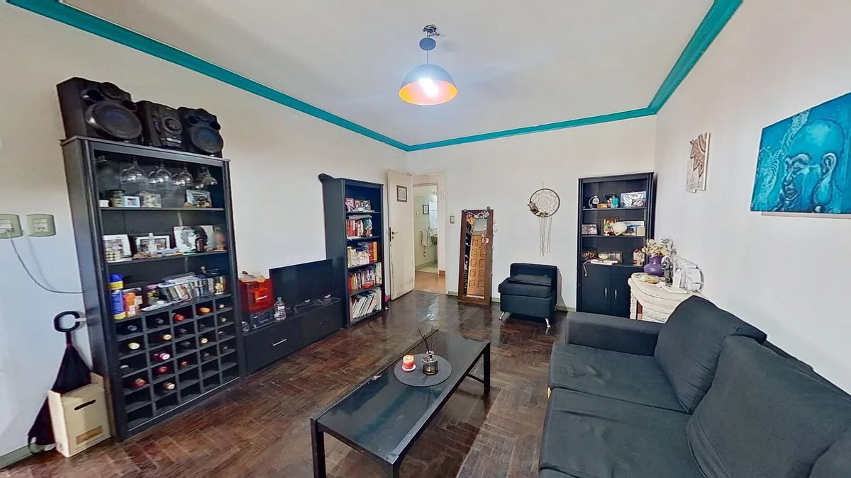 Venta Amplia Casa 4 ambientes C/cochera San Justo foto 3