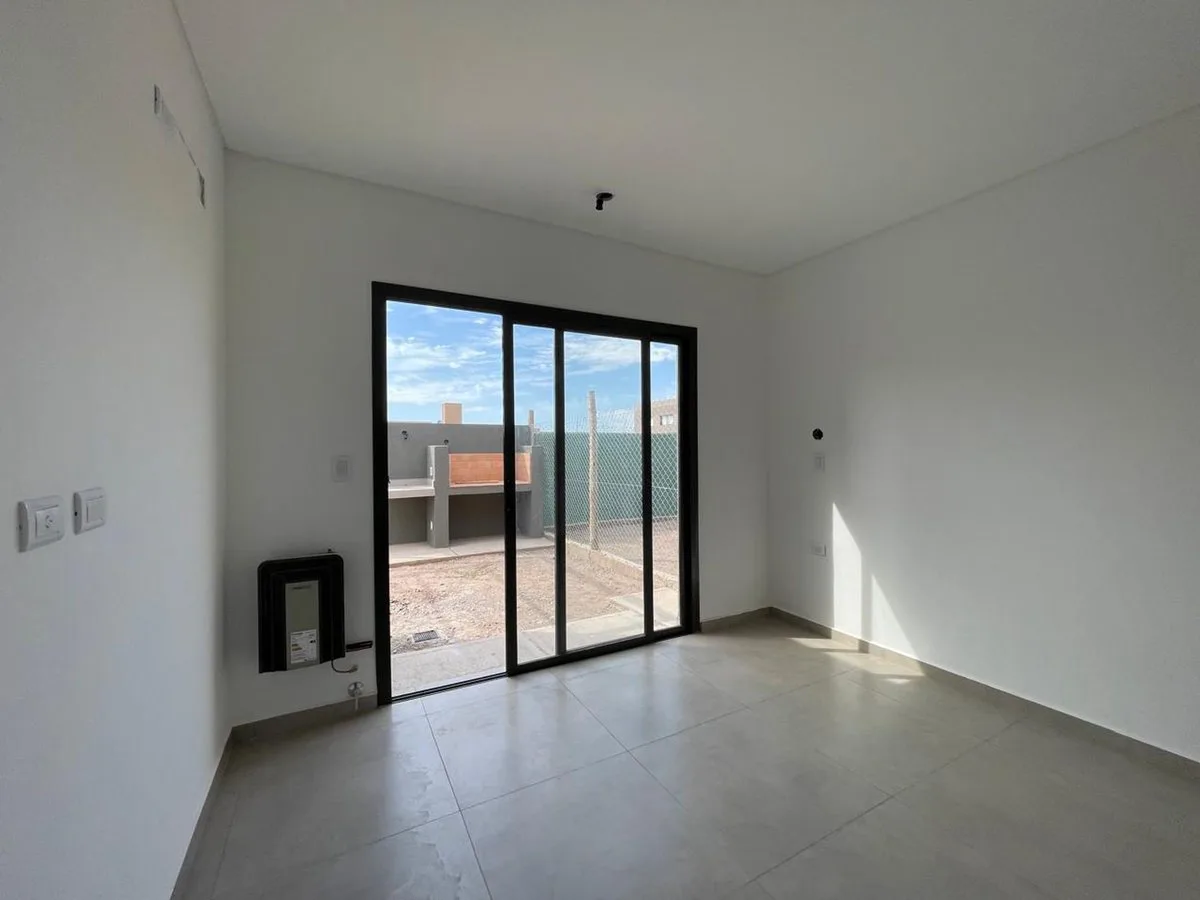 VENTA CASA Bº ANDESMAR - 2 HABITACIONES - GLLEN foto 5