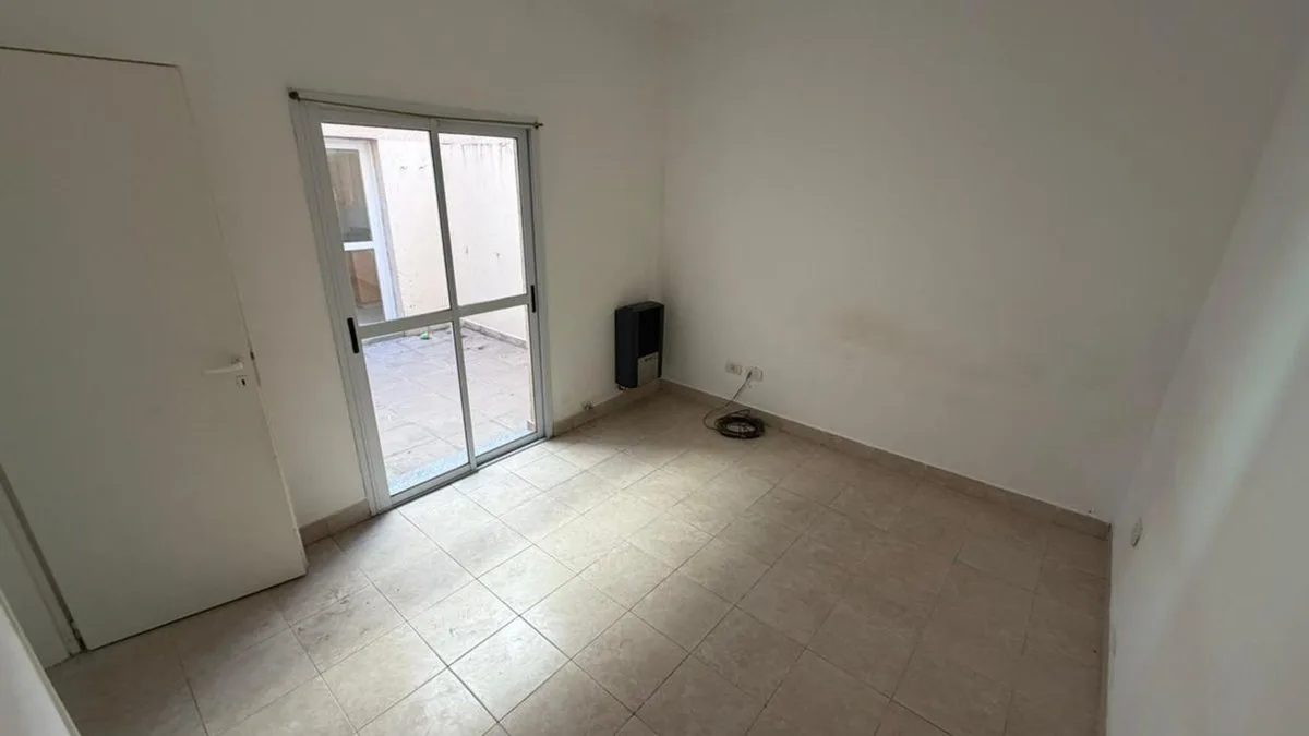 Se vende dpto. 2 ambientes c/cochera VT foto 3