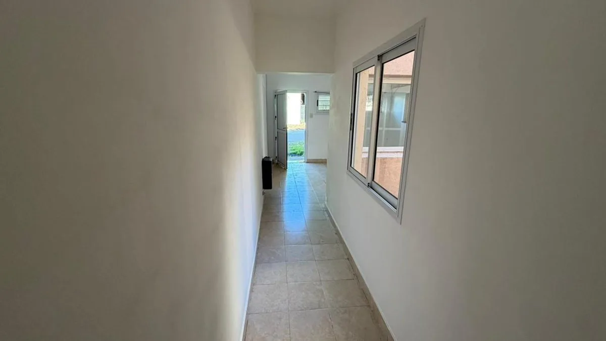 Se vende dpto. 2 ambientes c/cochera VT foto 4