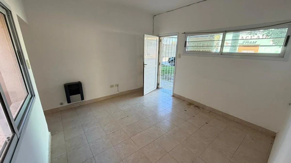 Se vende dpto. 2 ambientes c/cochera VT foto 5