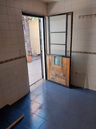 Casa en alquiler con cochera foto 3