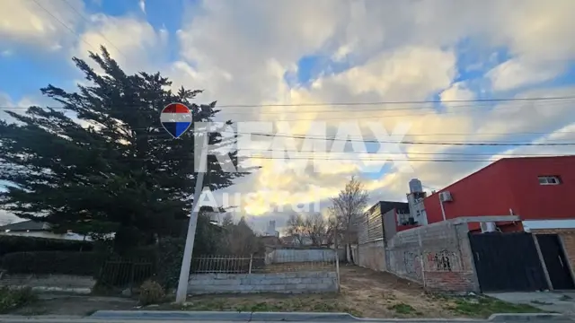 TERRENO EN BARRIO ROCA