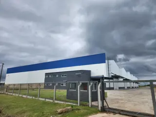 Alquilamos galpon en Alvear sobre Autopista foto 3
