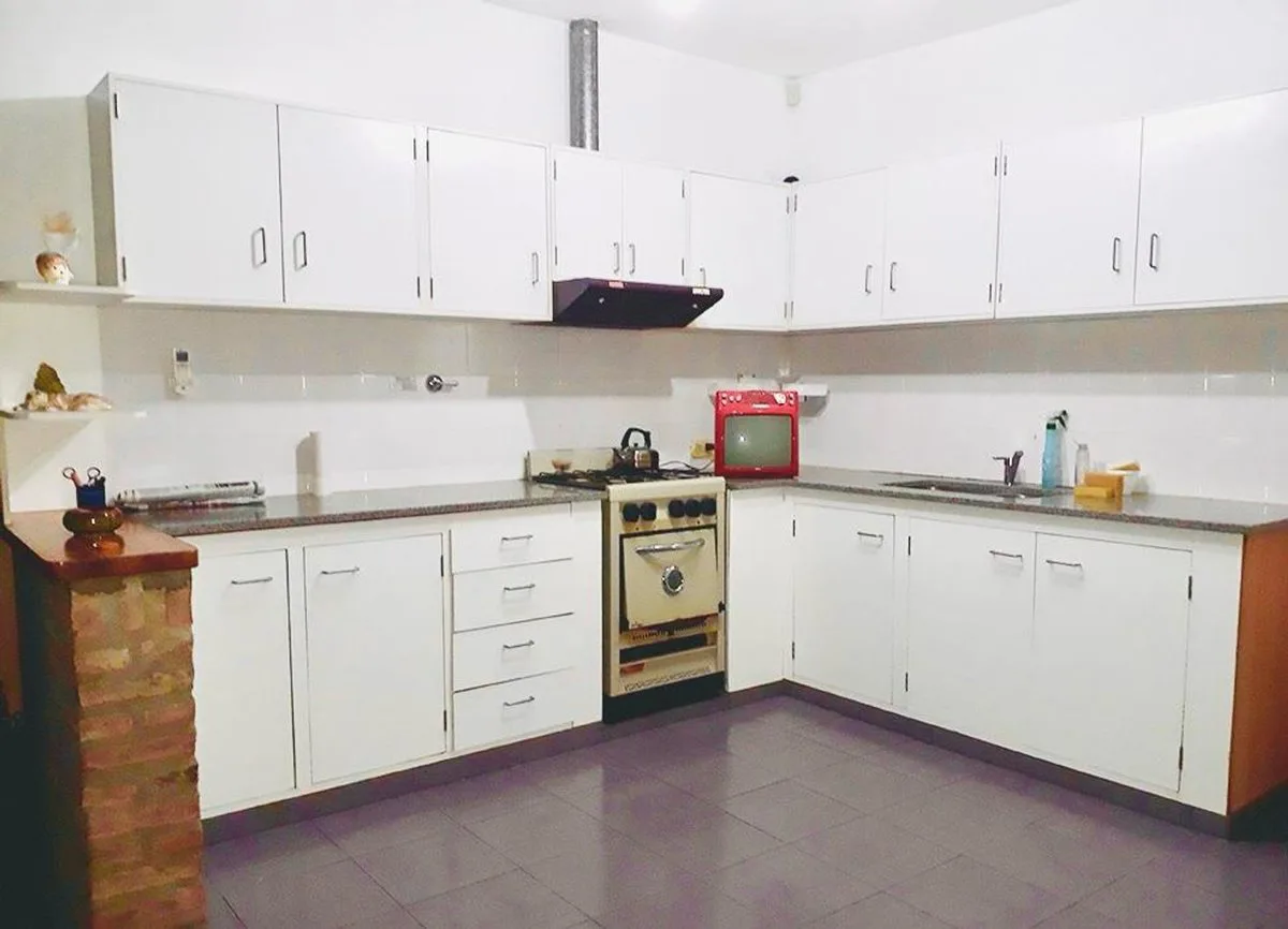 CASA EN VENTA EN BERAZATEGUI  EXCELENTE UBICACIÓN foto 2