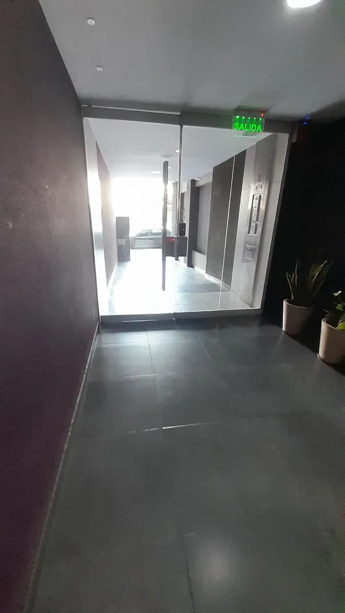 Departamento de 2 dormitorios con baulera y amenities en General Paz foto 2