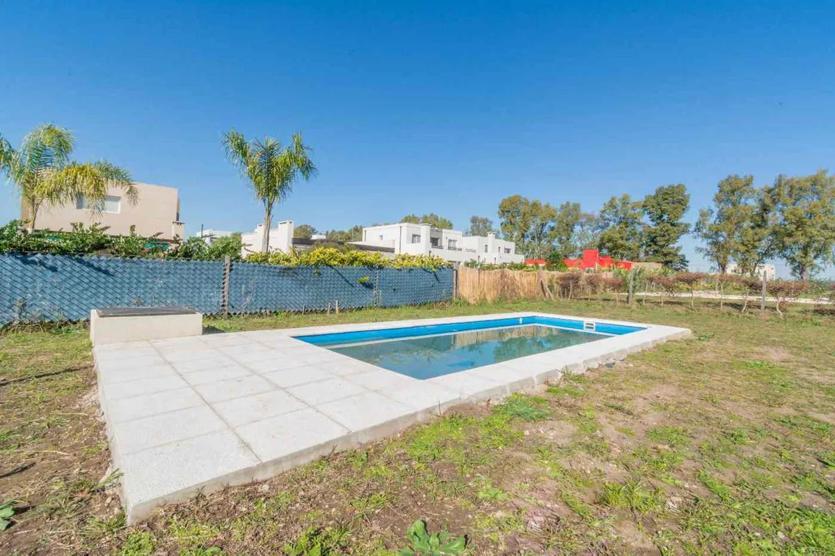Moderna casa a estrenar, 3 dormitorios y pileta! foto 3