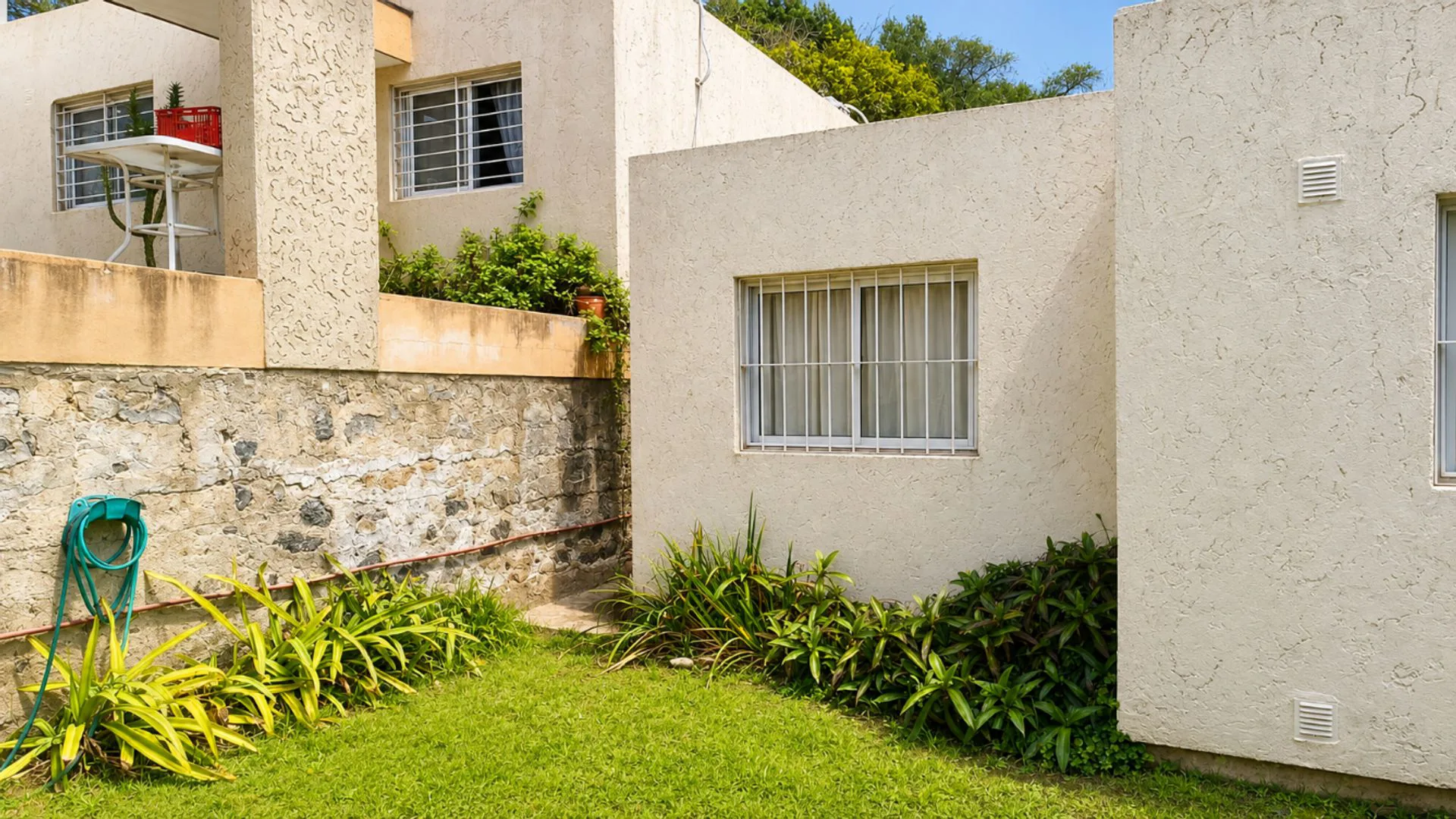 CASA EN VENTA 3 DORMIS APTA CREDITO VILLA ALLENDE foto 3