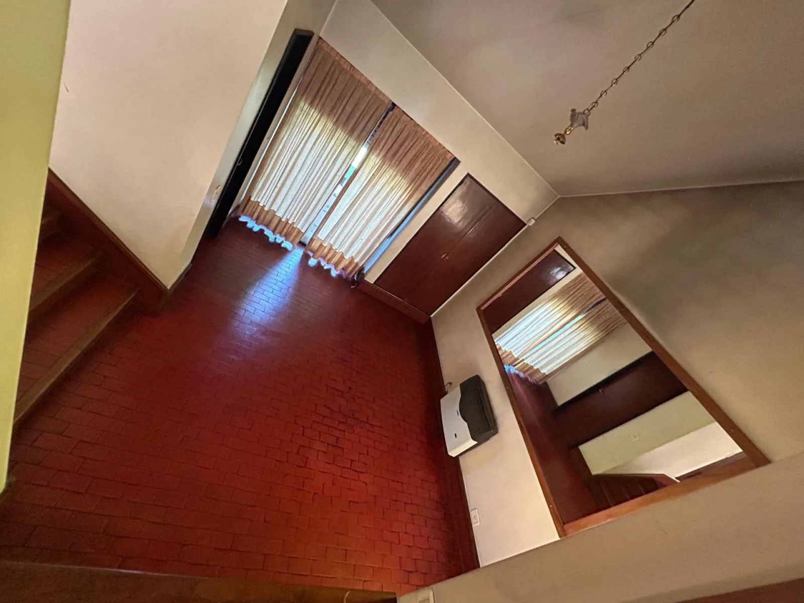 ALQUILER CASA BALBIN ESQ. ROQUE SAENZ PEÑA-APTA VIVIENDA O USO COMERCIAL foto 4
